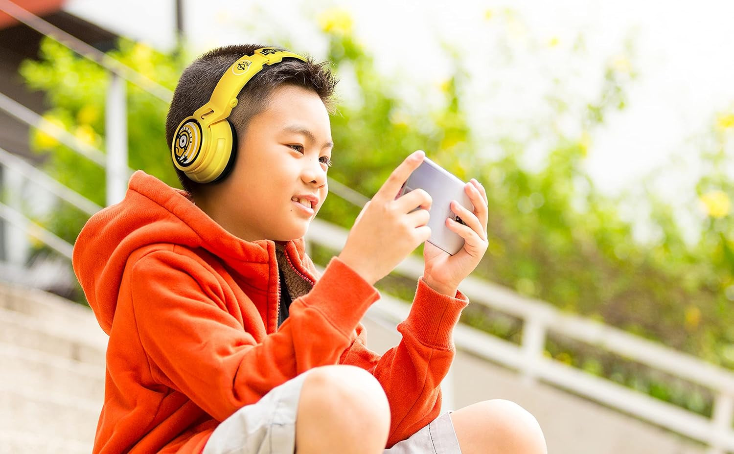 Minions Kids Bluetooth Wireless Headphones with Microphone, Includes Aux Cord, Volume Reduced, Foldable, Yellow, over Ear, Unisex, 3.5Mm Jack, 18H Playtime, 1 Year Warranty